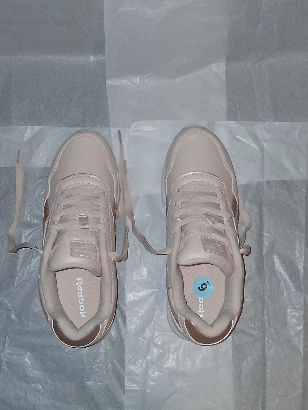 Reebok Classic Rose Gold Sneakers, Women 7.5 - Picture 4 of 9
